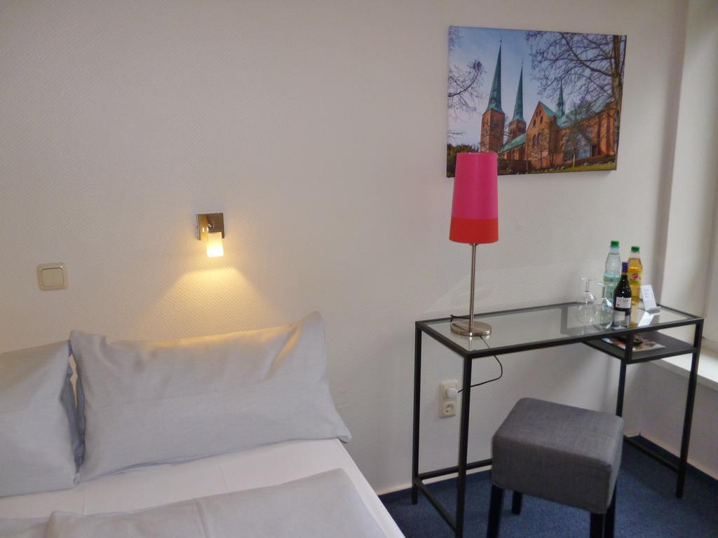 Hotel Am Muehlenteich Любек Экстерьер фото