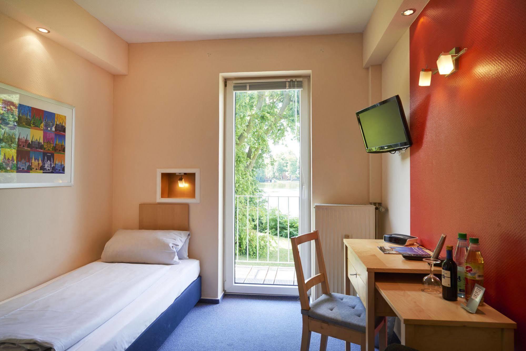 Hotel Am Muehlenteich Любек Экстерьер фото