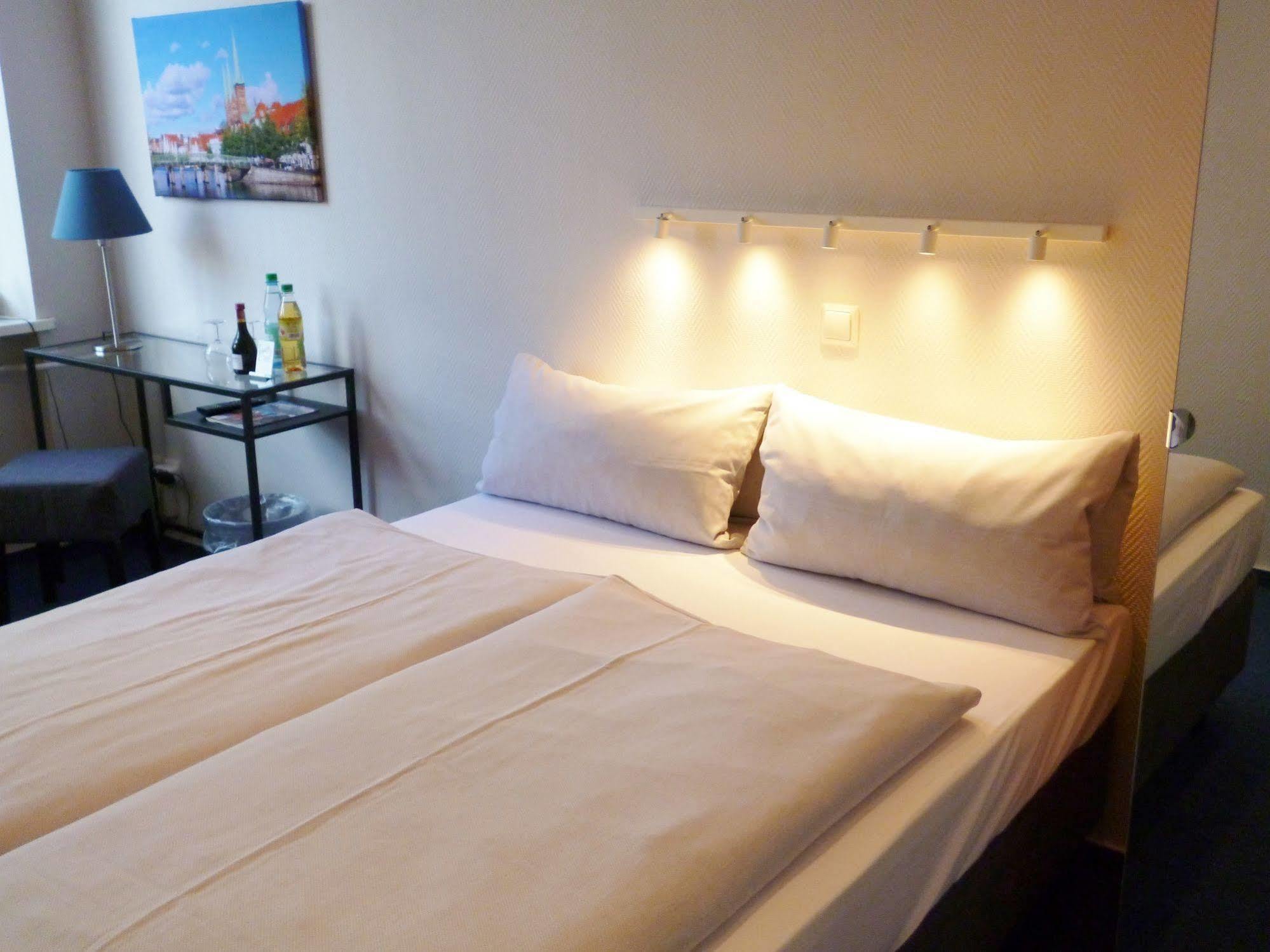 Hotel Am Muehlenteich Любек Экстерьер фото