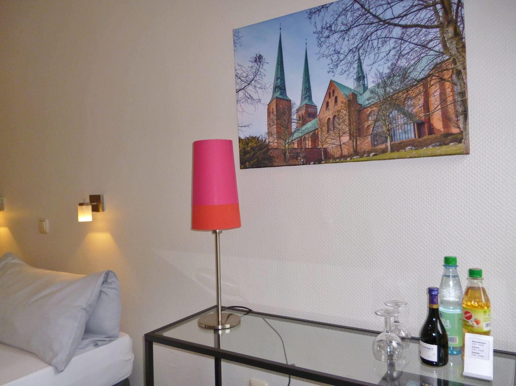 Hotel Am Muehlenteich Любек Экстерьер фото